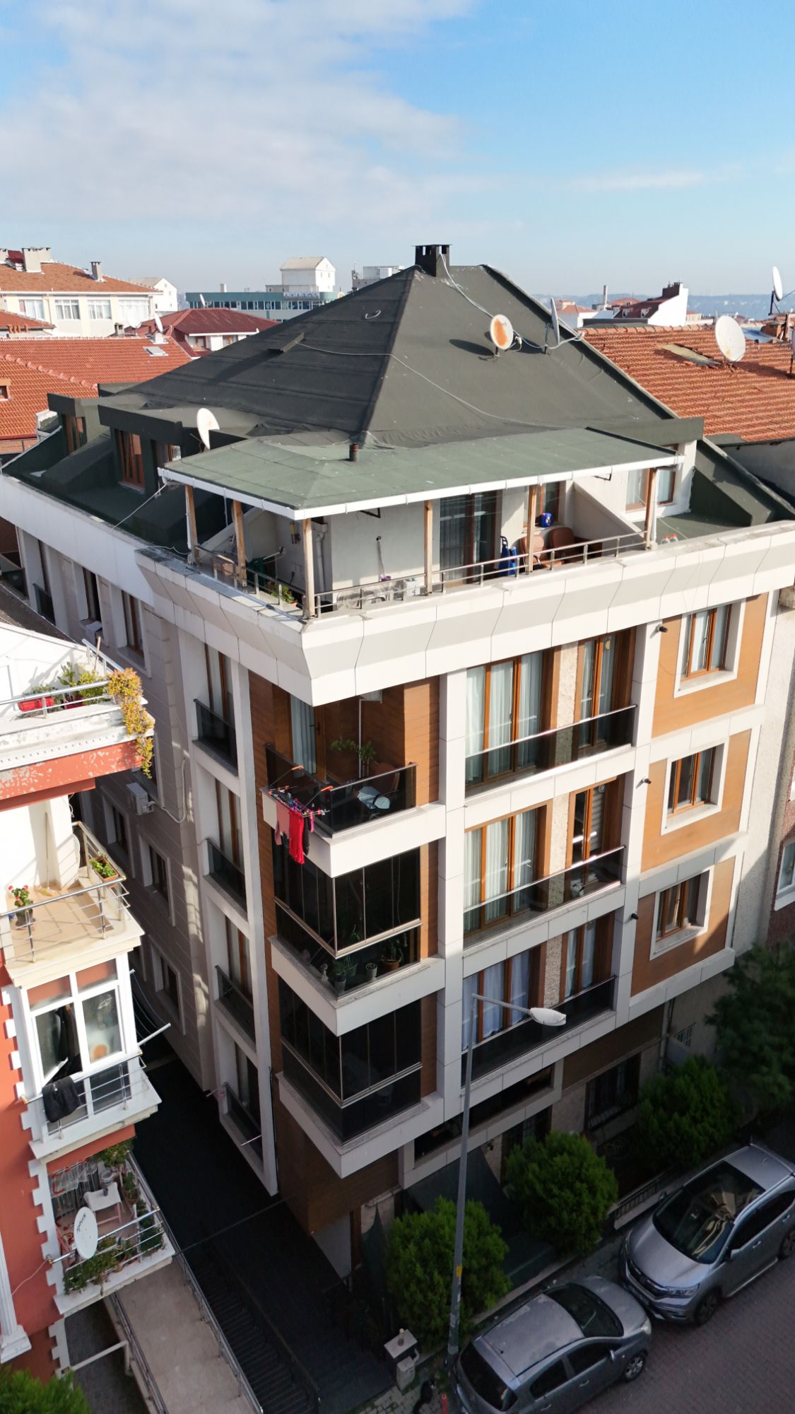 BERAT APARTMANI — Avcılar